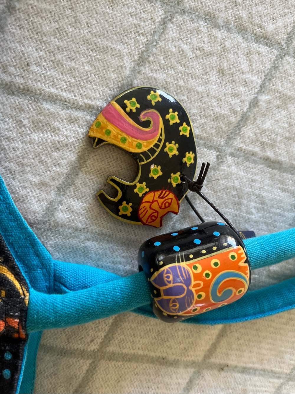 Laurel Burch Black Tote with Bright Multicolor Cats and Turquoise Handles - Picture 3 of 4